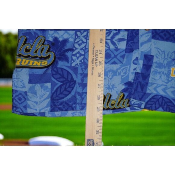 Reyn Spooner UCLA Bruins Hawaiian Shirt Men’s Large Blue 100% Rayon EUC - Picture 9 of 15